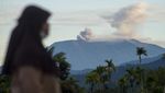 Gunung Marapi Semburkan Abu Vulkanik