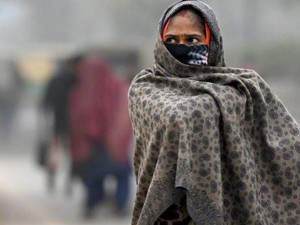 India Disapu Gelombang Dingin, Bekukan Danau hingga Pipa Air