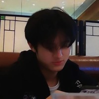 Melalui akun Instagram pribadinya, Della Puspita tampak beberapa kali membagikan foto sang anak. Tak sedikit netizen yang terlihat memuji paras tampan anak Della Saphira itu. Foto: Instagram/@dellapuspita00