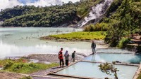 Perlu diketahui, Talaga Bodas berisi kandungan belerang alami karena kawah Gunung Talaga Bodas terbilang gunung yang masih berstatus aktif.  