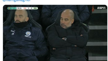 Nyanyian sindiran kekalahan Man City yang artinya melepas gelar tambahan di musim ini. Foto: Twitter