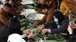Melihat Pembuatan Banh Chung, Kue Tradisional Vietnam Saat Imlek