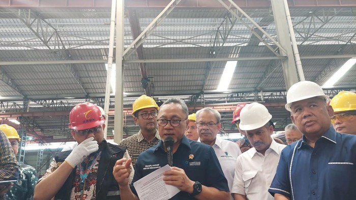 Mendag Zulkifli Hasan sidak pabrik baja beton tak ber-SNI/