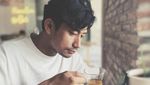 Momen Kuliner Revaldo, Ternyata Hobi Nongkrong di Kafe