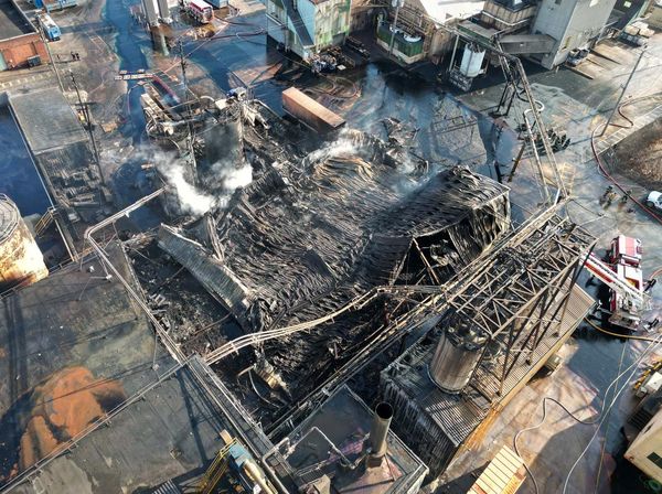 Pabrik Kimia di Illinois AS Ludes Terbakar