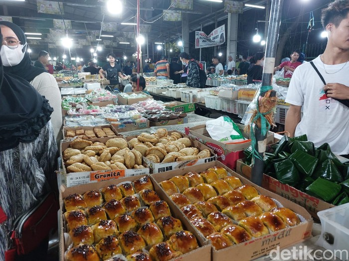 Geliat Bisnis Di Pasar Kue Subuh Yang Mau Dipindah Mulai 10 Februari