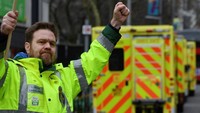 Akibat aksi ini, layanan ambulans pun terganggu. Pemerintah Inggris pun mengimbau masyarakat untuk tidak melakukan aktivitas berisiko hari ini karena mungkin tidak ada layanan ambulans.