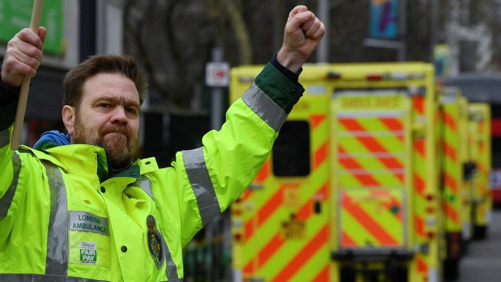 Protes soal Gaji, Pekerja Ambulans Inggris Mogok Lagi