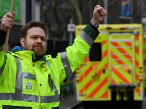 Protes soal Gaji, Pekerja Ambulans Inggris Mogok Lagi