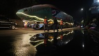 Proses pengiriman EMU batch 2 ini ke Depo Tegalluar melibatkan tim pengawalan dari tim Ditgakum Korlantas Polri. Mobilisasi EMU menuju Depo Tegalluar ini dijalankan secara bertahap dan akan berlangsung pada malam hari agar tidak mengganggu arus lalu lintas.