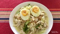 Soto ayam menjadi salah satu makanan favorit di musim dingin