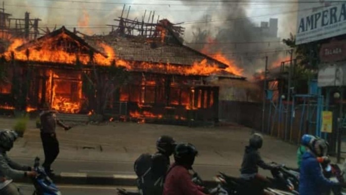 RM Ampera di Jl Soekarno-Hatta, Kota Bandung kebakaran