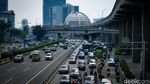 Sempat Bikin Macet, Truk Muatan Keramik di Jalan Gatsu Dievakuasi