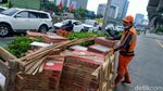 Sempat Bikin Macet, Truk Muatan Keramik di Jalan Gatsu Dievakuasi