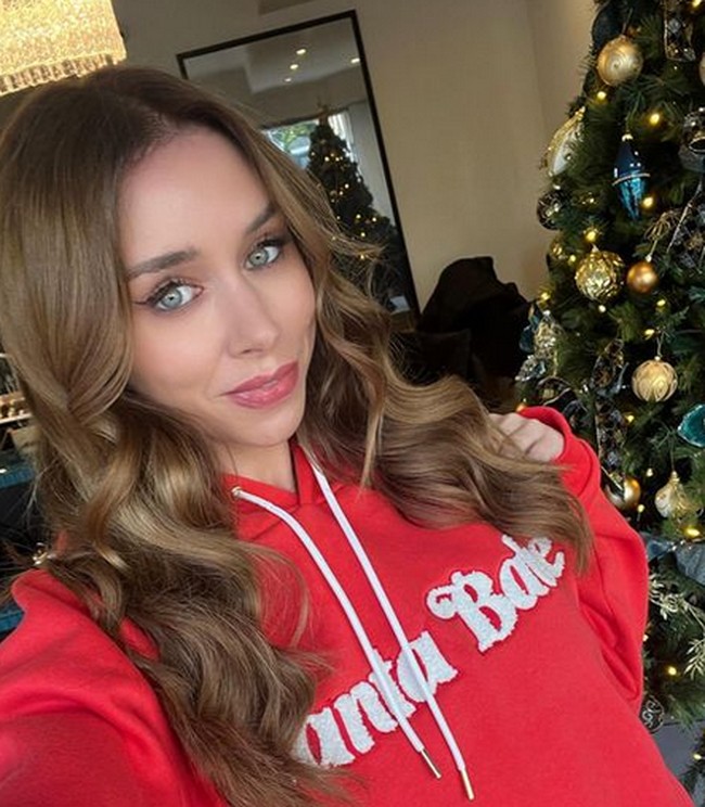 Una Healy sendiri dikenal sebagai penyanyi Inggris yang sempat bergabung dengan grup Saturdays. Dia kemudian memilih untuk berkarir solo.Foto: Instagram