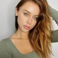 “Perceraian adalah hal yang sulit untuk dilalui,” katanya. “Anda tidak berjalan menyusuri lorong mengharapkan ini terjadi. Anda berharap itu akan selamanya dan Anda tidak menikah karena ada niatan bercerai. Dan ketika itu tidak berhasil, itu menghancurkan. Benar-benar menghancurkan,” ungkap Una. Foto: Instagram