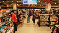 Salah satu pusat belanja yang ramai dikunjungi jelang Imlek adalah Ranch Market di Living World Alam Sutera, Tangerang.