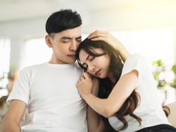 10 Cara Menghibur Pasangan Ketika Sedih Supaya Hatinya Tenang