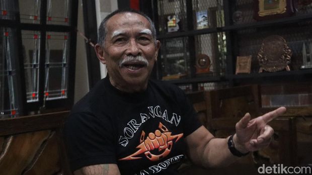 Achmad Drajat alias Aa Boxer di kediamannya