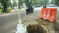 Sebelumnya Pemerintah Provinsi Jakarta saat dipimpin Gubernur Anies Baswedan gencar membangun sumur resapan di mana-mana.