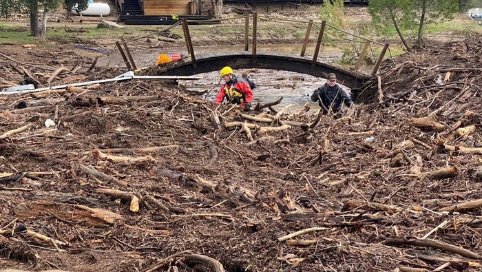 Bocah 5 Tahun Tersapu Banjir, Tim SAR Sibuk Mencari A rescue team searches for 5-year-old Kyle Doan who was swept away by raging floodwaters, in San Luis Obispo County, California U.S., in this handout image released on January 11, 2023. San Luis Obispo County Sheriff?s Office via Facebook/Handout via REUTERS THIS IMAGE HAS BEEN SUPPLIED BY A THIRD PARTY NO RESALES. NO ARCHIVES. MANDATORY CREDIT
