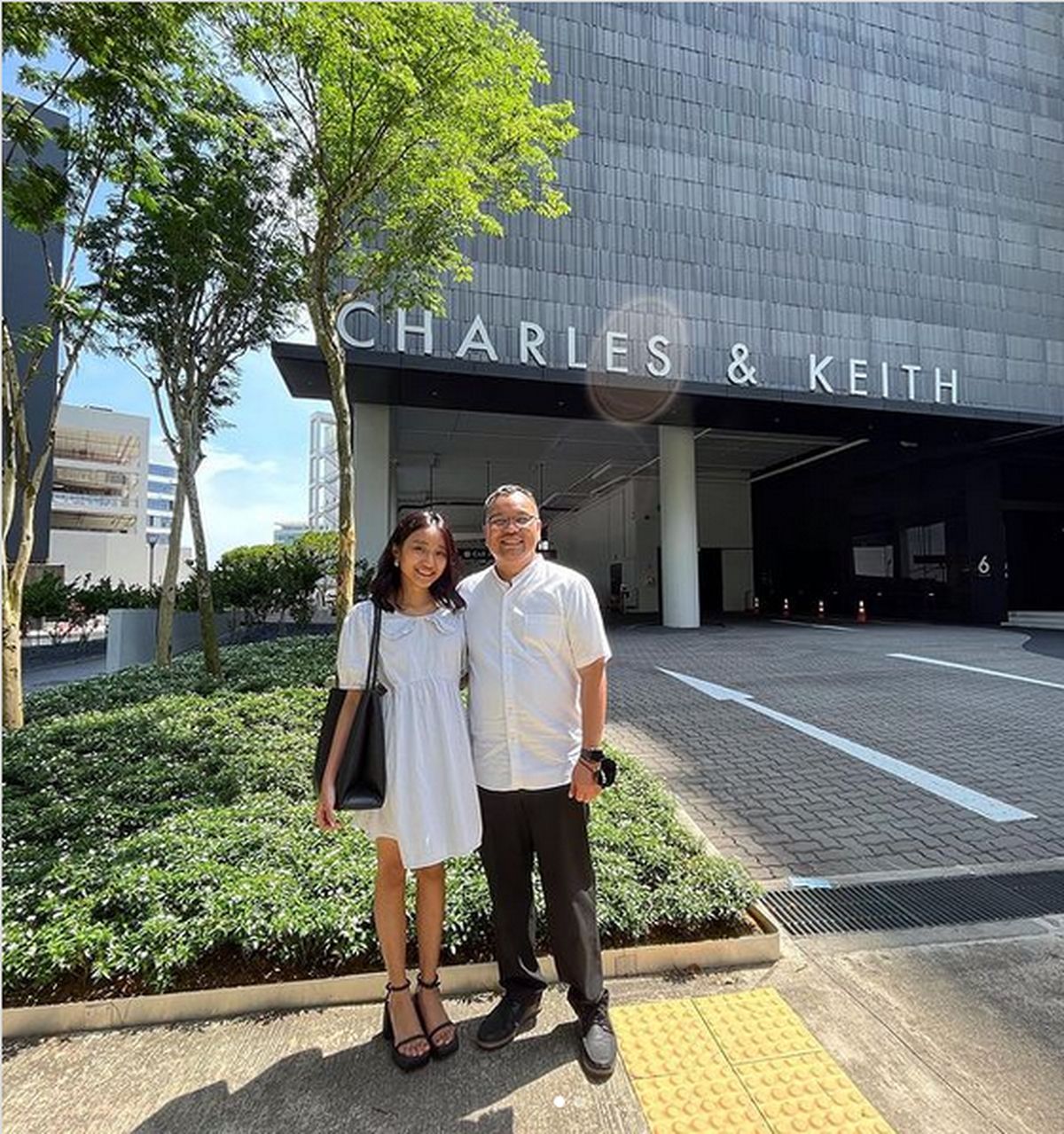 Dari Dibully, Zoe Gabriel Dapat Kiriman Tas Khusus dari Bos Charles & Keith  - Fashion