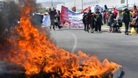 Rekan patroli Soncco, yang bernama Ronald Villasante Toque, berhasil selamat dalam serangan itu. Villasante dilarikan ke sebuah rumah sakit di ibu kota Lima dengan sejumlah luka di bagian kepalanya setelah dipukuli massa. Diego Ramos/AFP/Getty Images  
