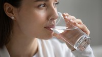 Biar Tak Lemas saat Puasa, Harus Minum Berapa Gelas Air saat Sahur dan Berbuka?