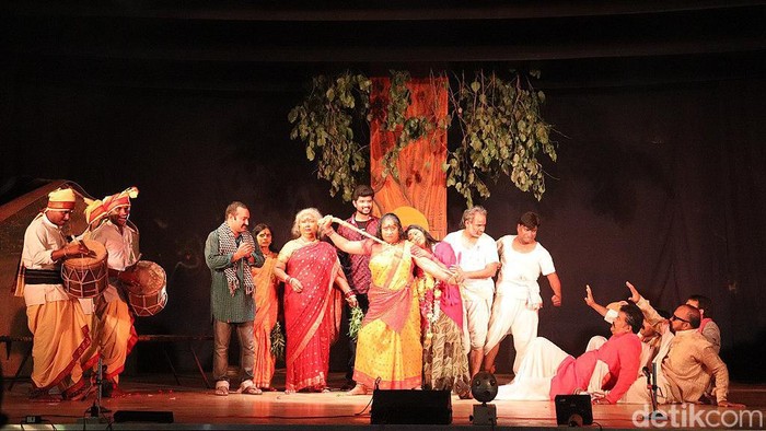Ilustrasi pertunjukan drama (Foto: Wikimedia Commons/Pranayraj1985)