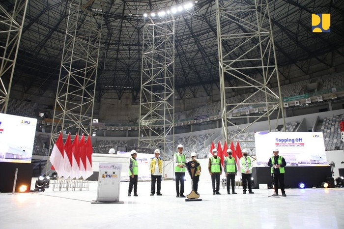 Indoor Multifunction Stadium (IMS) di Kawasan GBK Topping Off Indoor Multifunction Stadium (IMS) yang berada Kawasan Gelora Bung Karno (GBK)