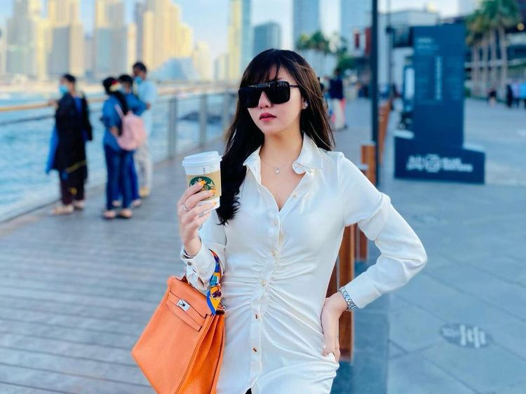 Intan Permata, Aspri Hotman Paris ke-42 Sering Ngopi dan Kulineran Mewah