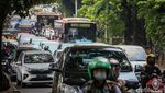 Ampuunn... Jalan TB Simatupang Jaksel Macet Banget
