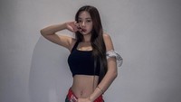 Saat menjadi bintang tamu dalam konten YouTube Ini Bukan Talkshow, Laura Ziphora mengatakan ingin menantang dirinya di dunia e-sports usai disorot dari Instagram dan TikTok. (Foto: dok Instagram)