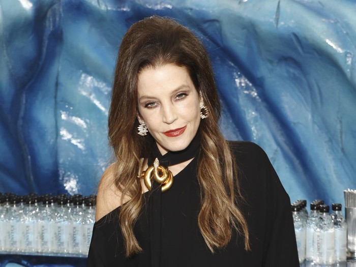 BEVERLY HILLS, CALIFORNIA - JANUARY 10: Lisa Marie Presley with Icelandic Glacial at the 80th Annual Golden Globe Awards at The Beverly Hilton on January 10, 2023 in Beverly Hills, California. (Photo by Joe Scarnici/Getty Images for Icelandic Glacial)