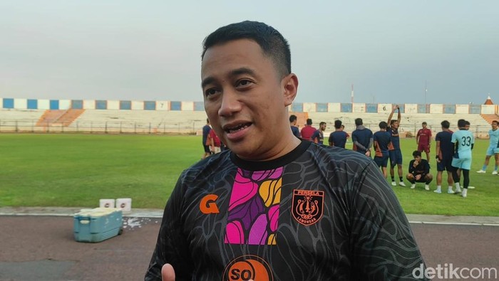 Manajer Persela Fariz Julinar Maurisal