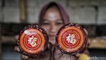 Melihat Proses Pembuatan Kue Keranjang di Cikarang