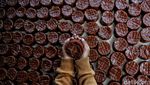 Melihat Proses Pembuatan Kue Keranjang di Cikarang