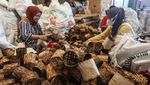 Mengintip Pembuatan Kue Keranjang yang Ramai Dipesan Jelang Imlek