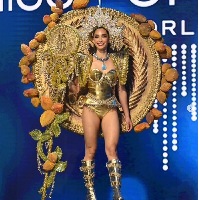 Miss Universe El Salvador 2022 Alejandra Guajardo tampil memakai busana bertemakan Bitcoin dalam sesi penjurian kostum nasional di preliminary competition Miss Universe 2022 yang berlangsung di New Orleans, Amerika Serikat, Rabu (12/1/2022) malam. Foto: Instagram