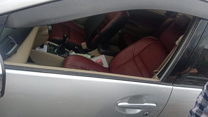 Mobil korban perampokan di tol Deli Serdang. (Dok Polres Tanjung Morawa)