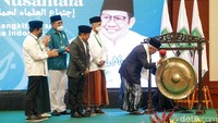 Maruf Amin memukul gong sebagai tanda dibukanya Ijtima Ulama Nusantara. Acara tersebut rencananya akan berlangsung mulai 13 hingga 14 Januari 2023.