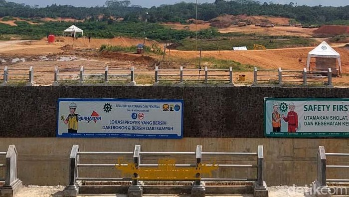 Penampakan Bendungan Sepaku, Sang Penangkal Banjir Ibu Kota Baru Pembangunan Bendungan Sepaku Semoi di Kalimantan Timur (Kaltim) dipercepat. Bendungan rencananya bakal menjadi infrastruktur penunjang di Ibu Kota Negara baru.
