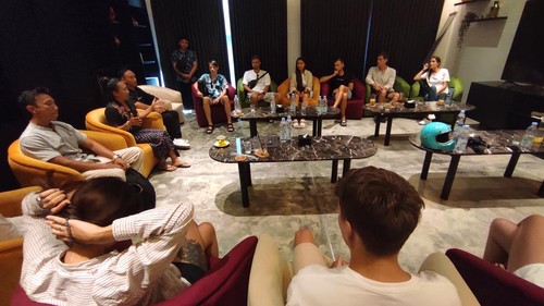 Pertemuan Maruti Group Fast Boat dengan WNA penumpang kapal cepat Kebo Iwa di Jalan Melati, Kota Denpasar, Bali, Kamis (12/1/2023).