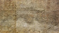 Saat Ashurbanipal, putra dari Sennacherib meninggal dunia pada tahun 627 SM, kekaisaran Assyria mulai mengalami kemunduran. Ashurbanipal gagal dalam peperangan melawan musuh, akhirnya pada 612 SM, bangsa Persia, Babilonia dan Medes menyerang kota Nineveh secara bersamaan hingga membakar kota tersebut sebelum menguasai wilayahnya. (Dok. Steven Zucker/British Museum)