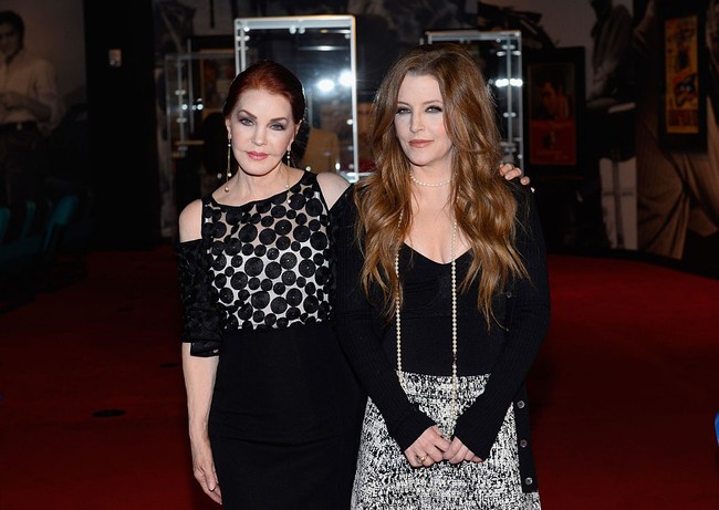 Priscilla Presley sendiri yang mengumumkan kabar duka tentang anaknya tersebut. Dalam pernyataan tertulis, dia mengaku sangat sedih. Foto: Getty Images