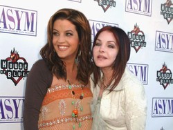 8 Foto Priscilla Presley, Eks Istri Elvis Ditinggal Anak & Cucu Selamanya