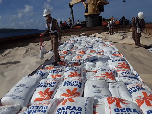 Sebanyak 5000 ton beras asal Vietnam masuk ke NTT. (Yufen Ernesto/detikBali).
