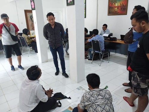 Seorang aparatur sipil negara (ASN) di Lombok Barat, NTB, dibekuk setelah diduga melakukan penipuan hingga membuat korbannya mengalami kerugian ratusan juta rupiah.