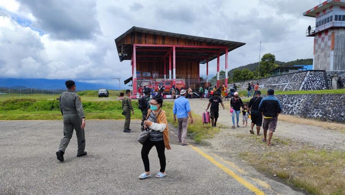 Suasana di Bandara Oksibil, Pegunungan Bintang, Papua Pegunungan.