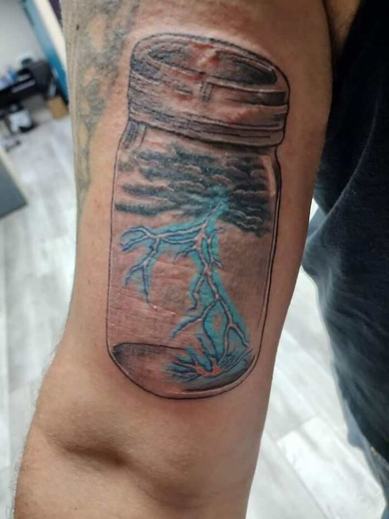 Untuk membuat sebuah tato, butuh konsep dan eksekusi yang tepat. Kalau tidak, jadinya bisa gagal... kayak tato-tato ini.